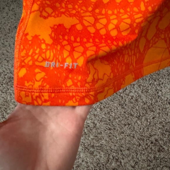 Orange Nike Dri-fit pullover - Picture 5 of 5